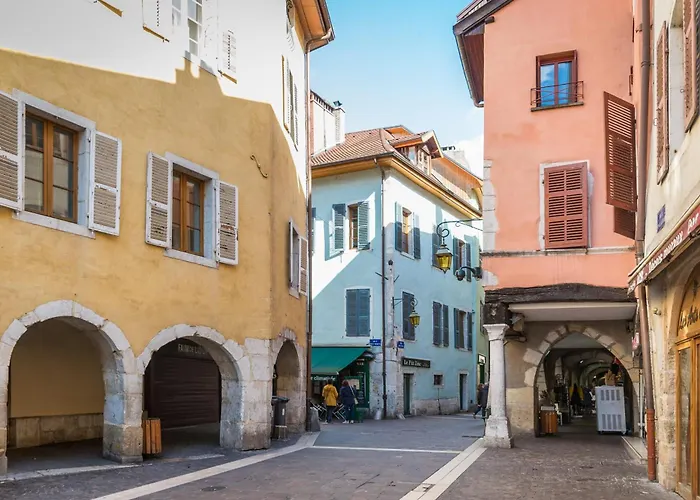 Le Veyrier - Small Studio For 2 People In The Heart Of The Old Town
