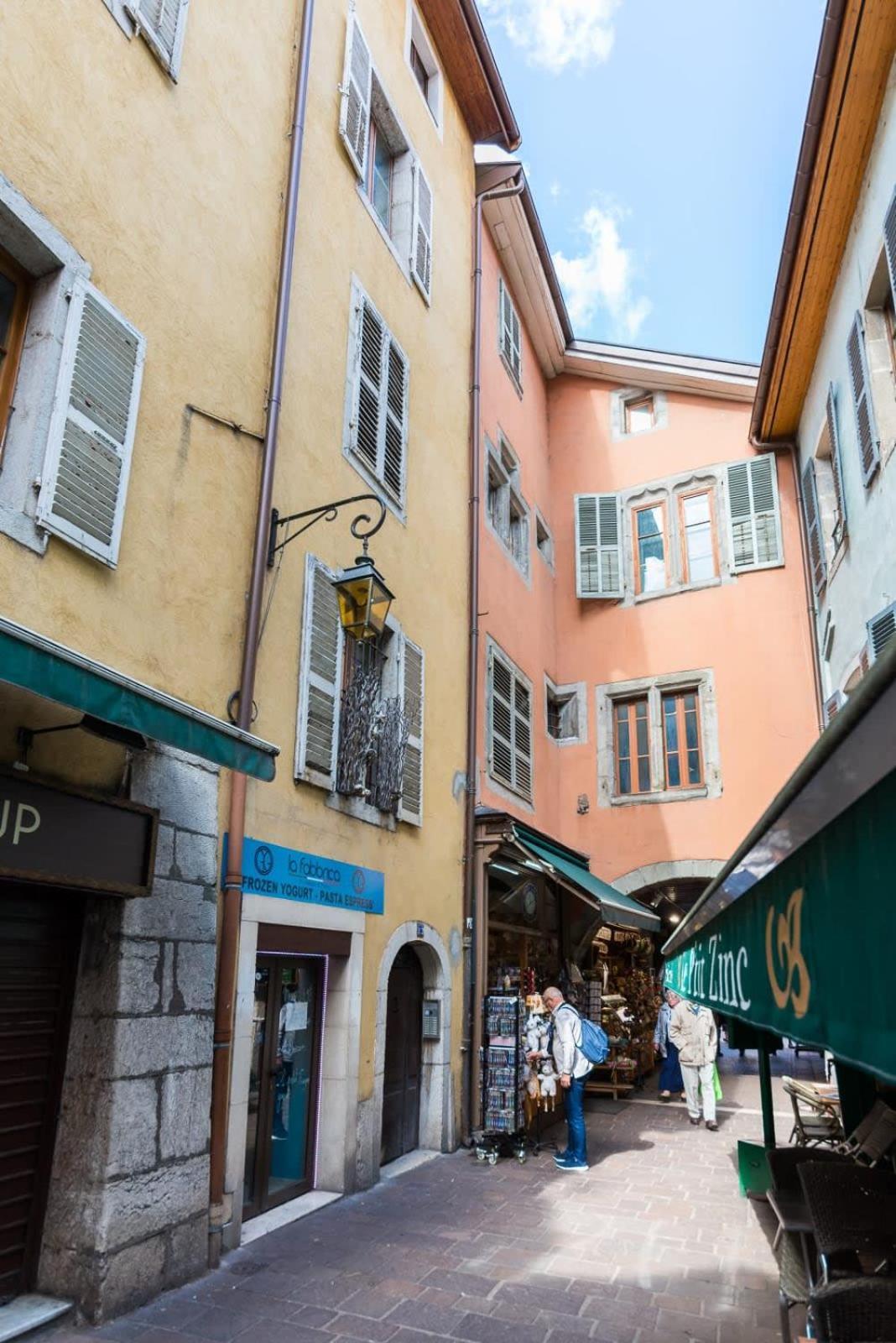 Le Veyrier - Small For 2 People In The Heart Of The Old Town *